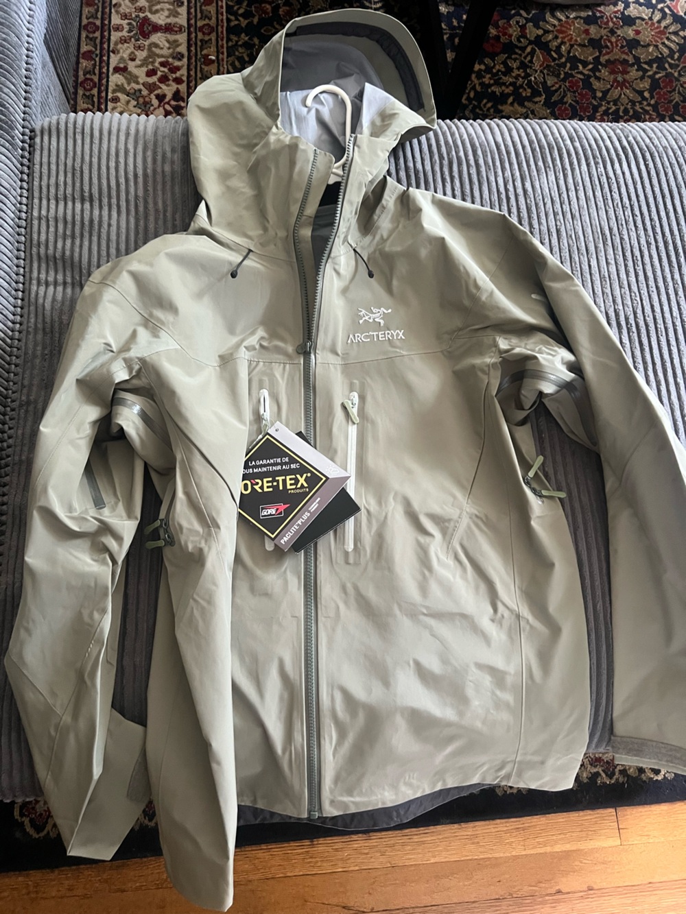Arc'teryx Men's Waterproof Rain Jacket in Sage XXL ***FITS MORE LIKE XL $220 OBO
